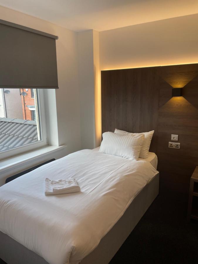 Glasgow Airport Apartments Пейслі Екстер'єр фото