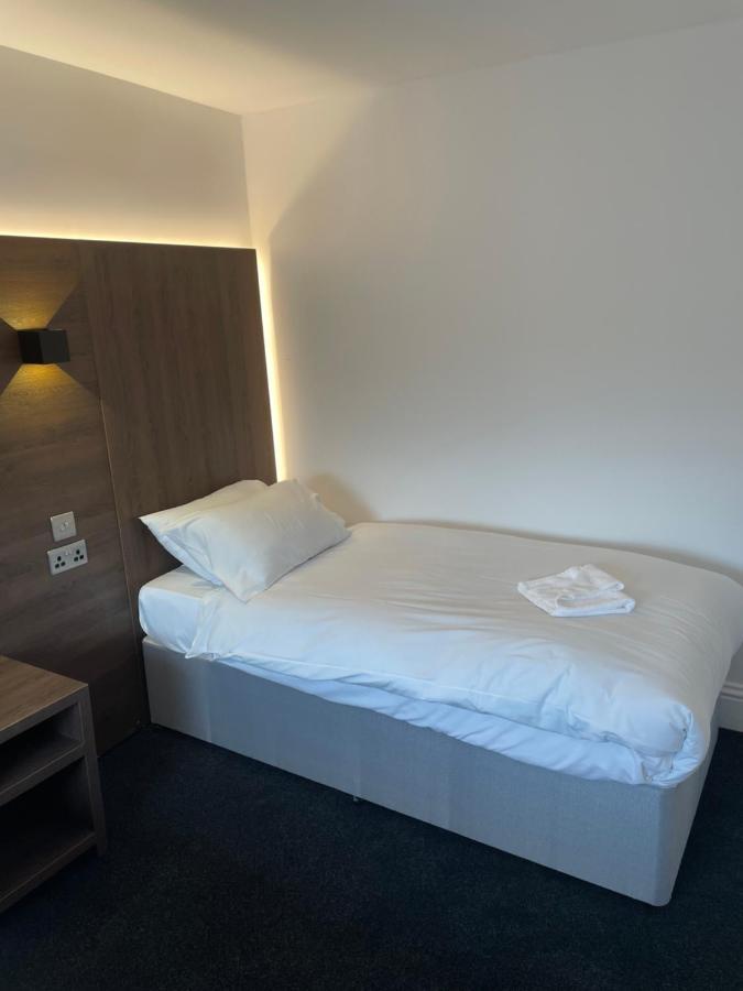 Glasgow Airport Apartments Пейслі Екстер'єр фото