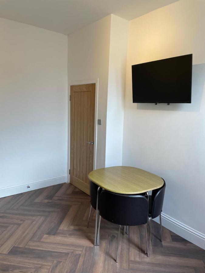 Glasgow Airport Apartments Пейслі Екстер'єр фото