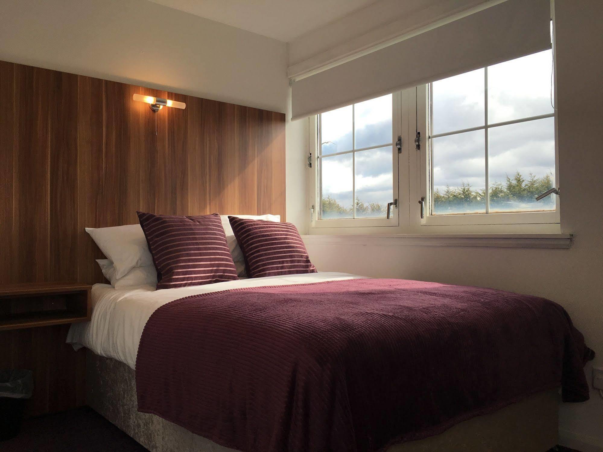 Glasgow Airport Apartments Пейслі Екстер'єр фото